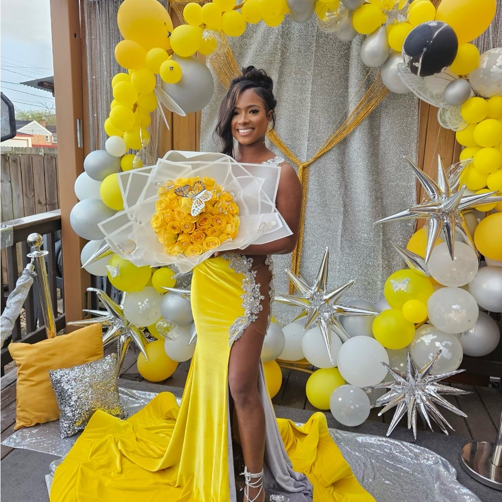 Yellow and Silver Prom Dress with Elegant Design.#prom2024